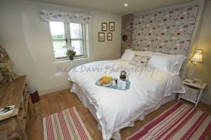 ellerton cottage one 24.jpg